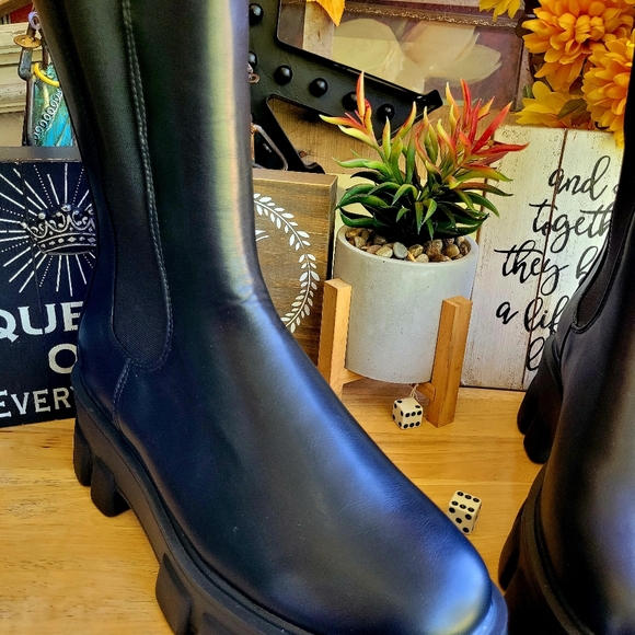 Extreme Chunky Sole Calf High Chelsea Boots - Picture 9 of 10